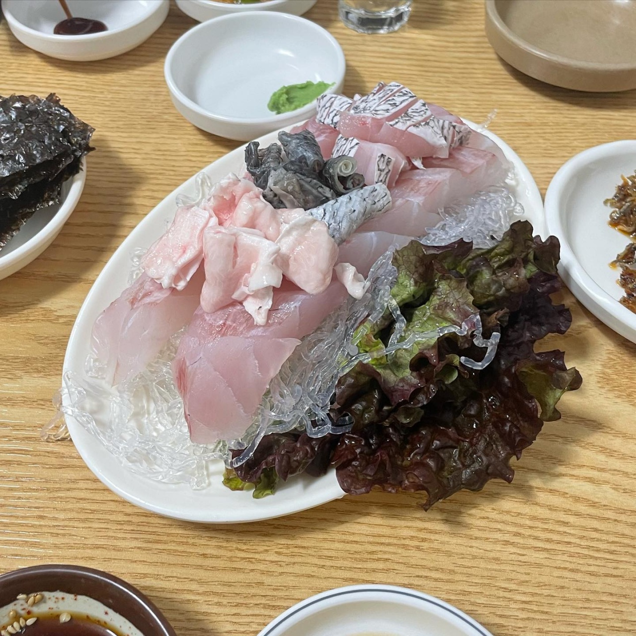 덕적식당 매장 이미지