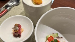 꿰뚫 매장 이미지