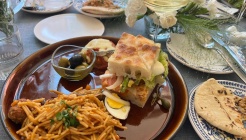 어라우즈 매장 이미지