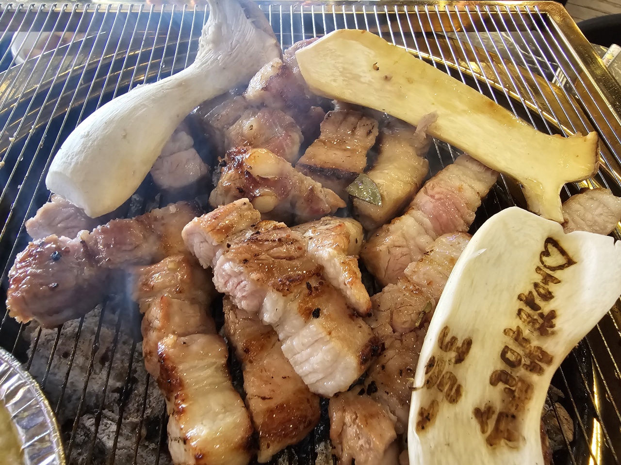 정구네목구멍에기름칠 매장 이미지