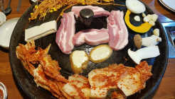 수락솥뚜껑김치삼겹살 매장 이미지