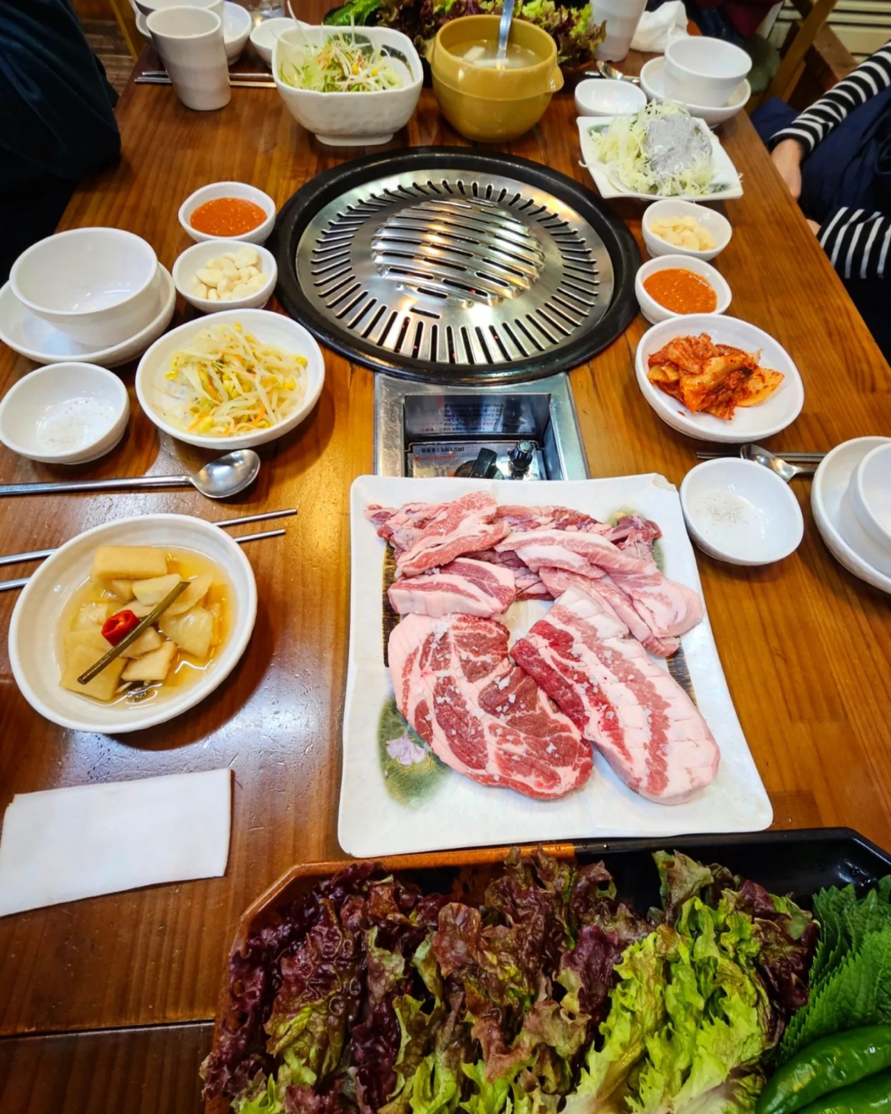 참숯꺼먹돼지 매장 이미지