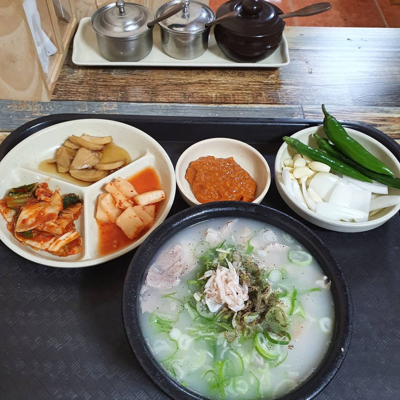 산동돼지국밥 매장 이미지