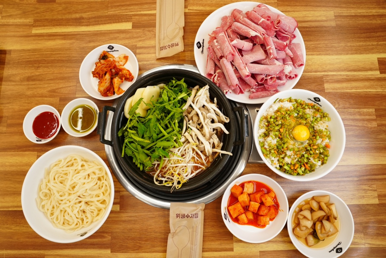 등촌샤브칼국수 고창점 매장 이미지