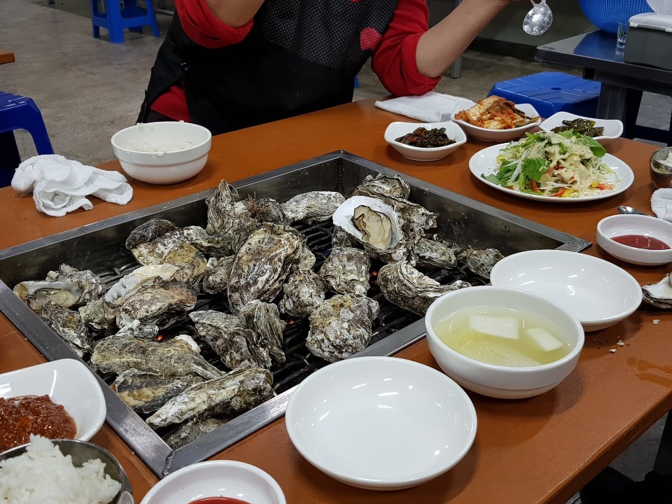 1박2일굴구이식당 매장 이미지