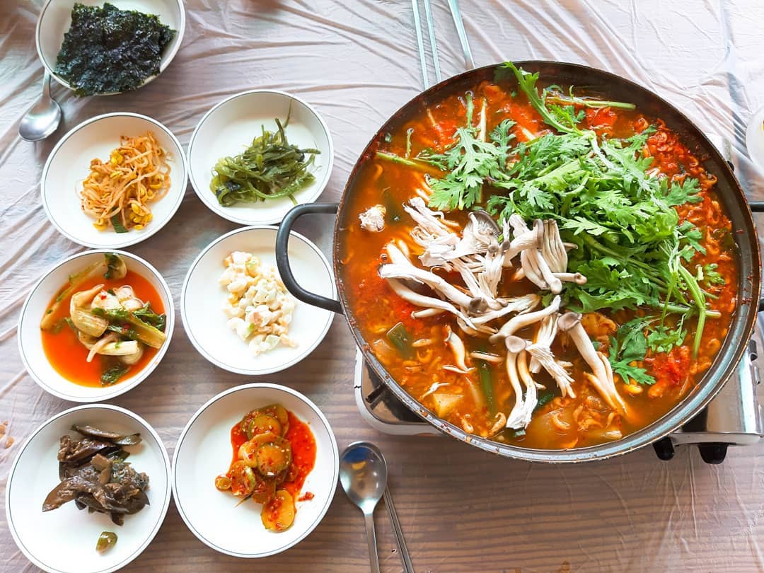 중앙탑초가집 매장 이미지