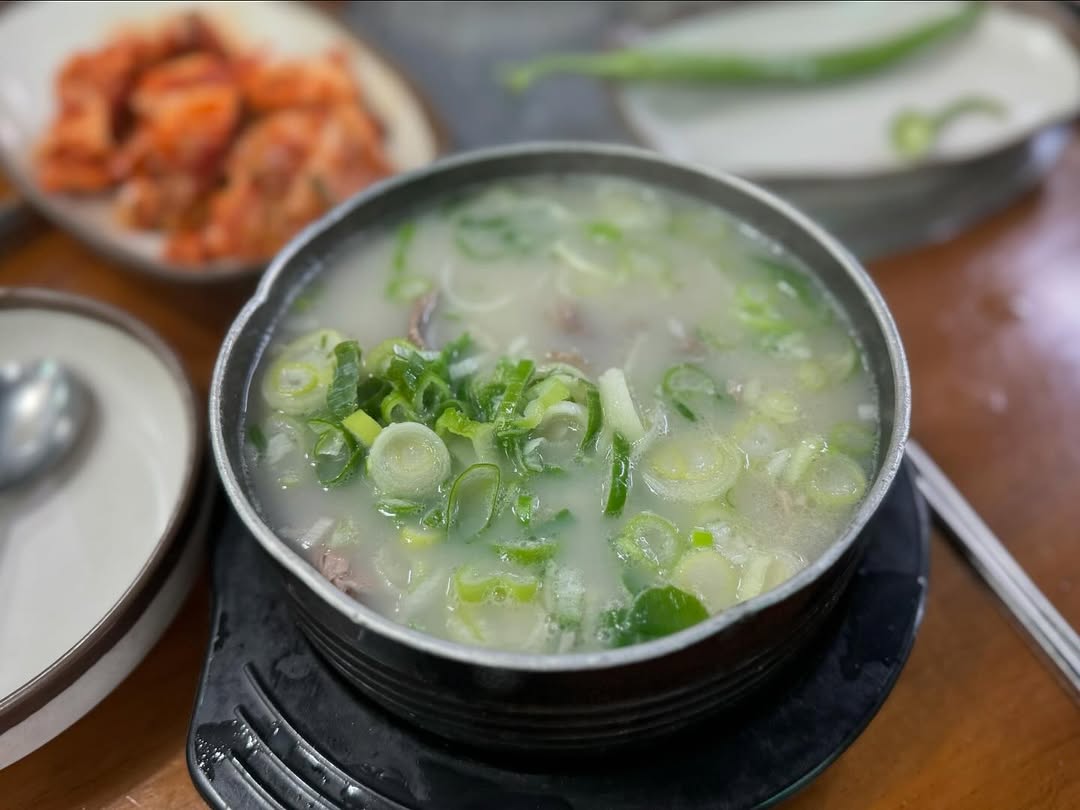 왕골남서문장작불곰탕 매장 이미지