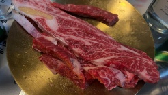 모퉁이돌판한우 신사점 매장 이미지