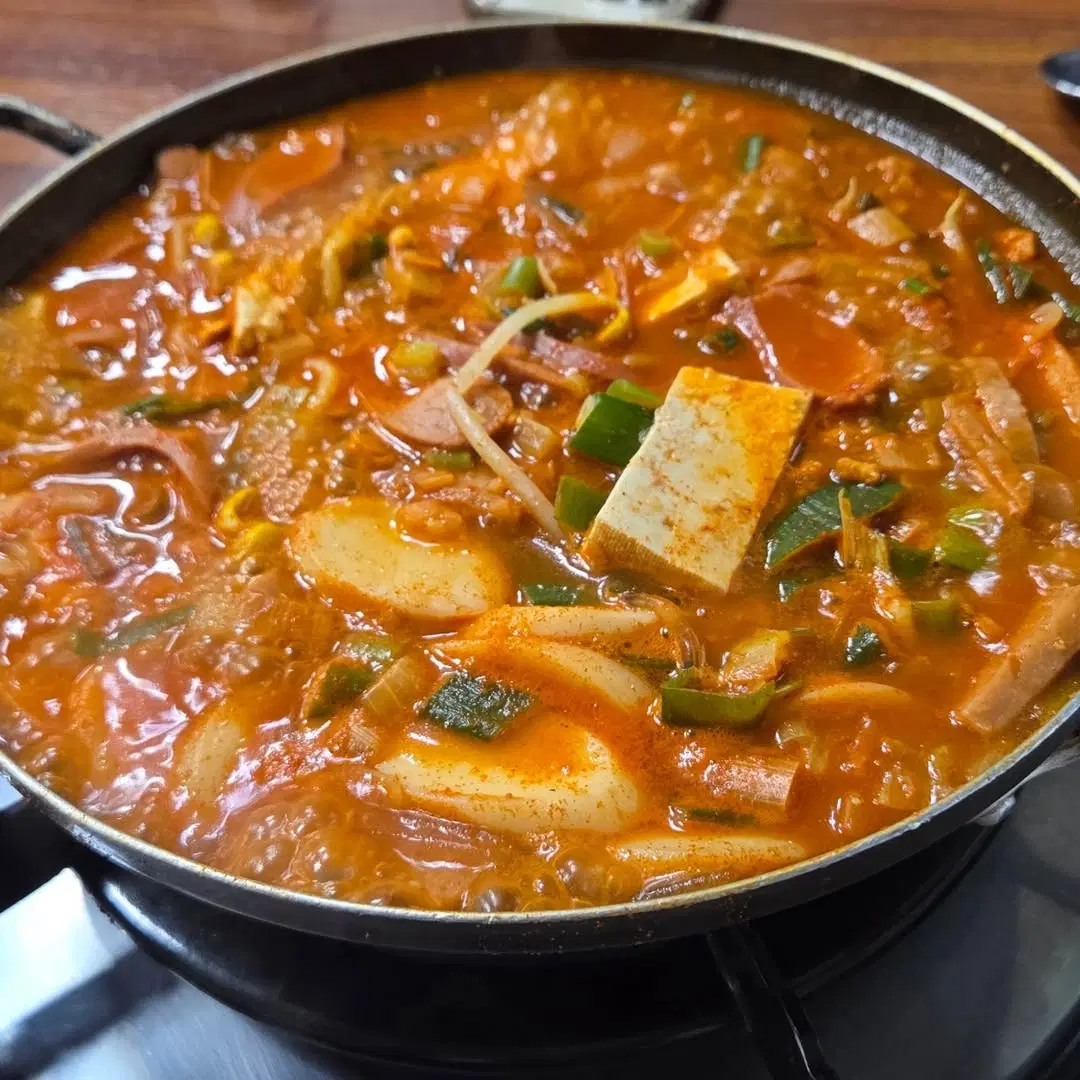 되뫼골부대찌개 매장 이미지
