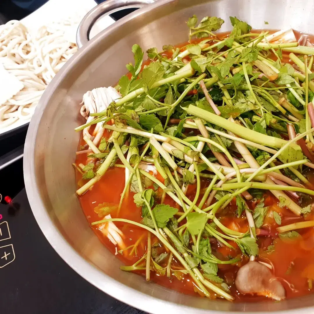 윤우재 고기리샤브 칼국수 매장 이미지