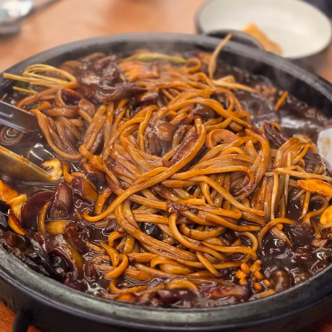 백년돌판짜장 교동짬뽕 매장 이미지