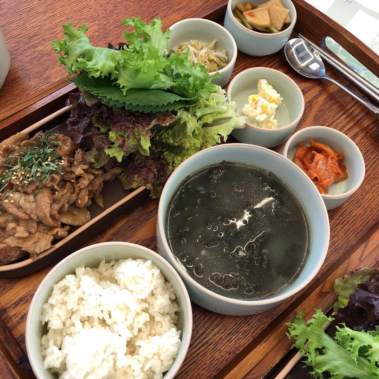 유리부엌 숯불구이반상 매장 이미지