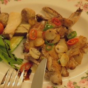 그릴에 구운 로스트치킨