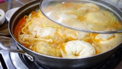 황해도 김치만두전골 매장 이미지