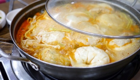 황해도 김치만두전골 매장 이미지