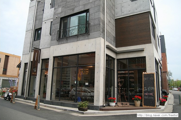 place_img