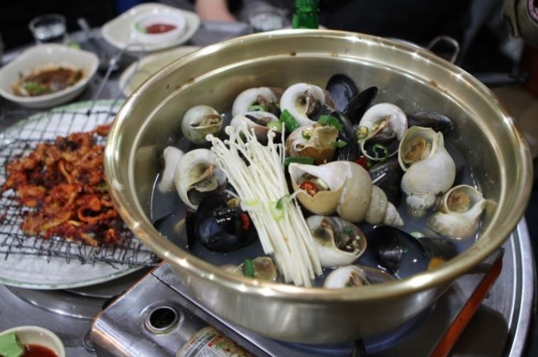비내리는추억의대포집 매산본점 - 경기, 수원-팔달구 인계 행궁 | 맛집검색 식신
