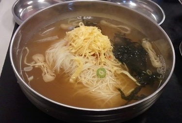 넘치는국수한그릇