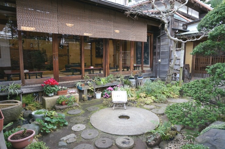 place_img