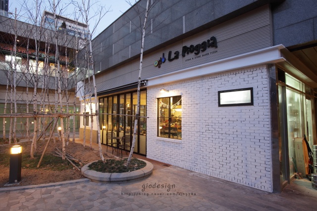 place_img