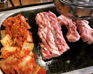 칼맞은 삼겹살