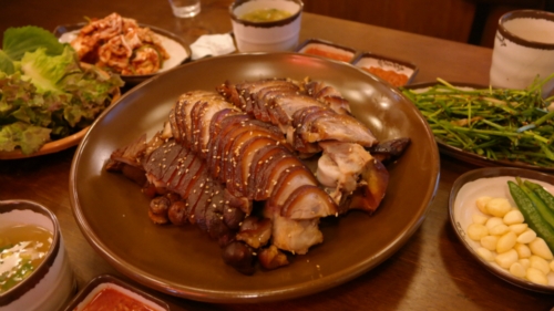 출처 : 가장맛있는족발 둔촌역점 인스타그램 검색 결과