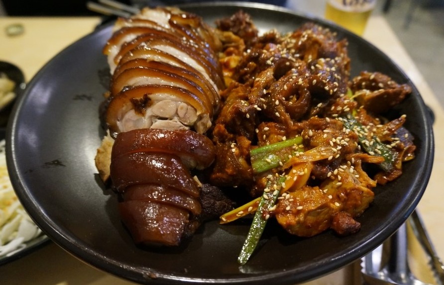 이교수의 청춘족발 - 서울 강북, 연희동 | 맛집검색 식신