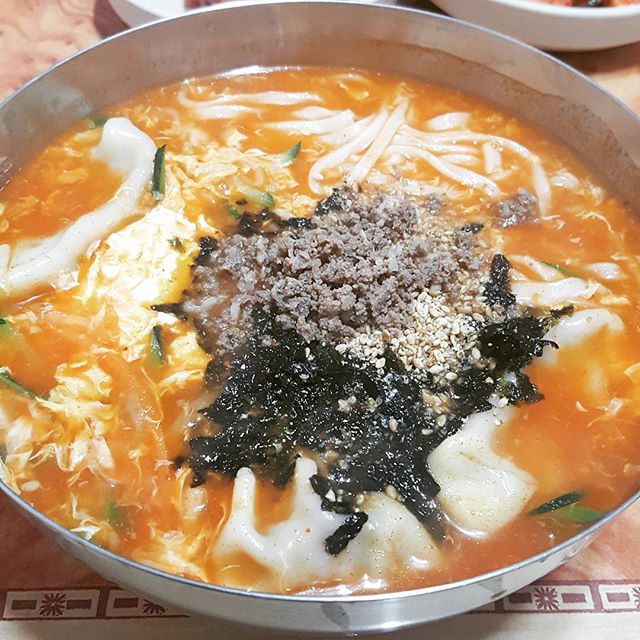 http://instagram.com/explore/tags/벌집칼국수