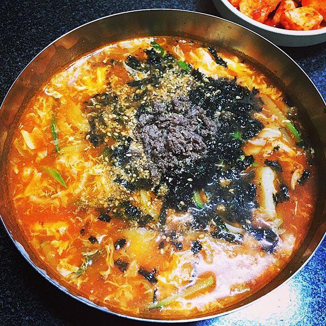 http://instagram.com/explore/tags/벌집칼국수