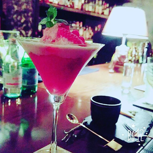 http://instagram.com/explore/tags/셜록