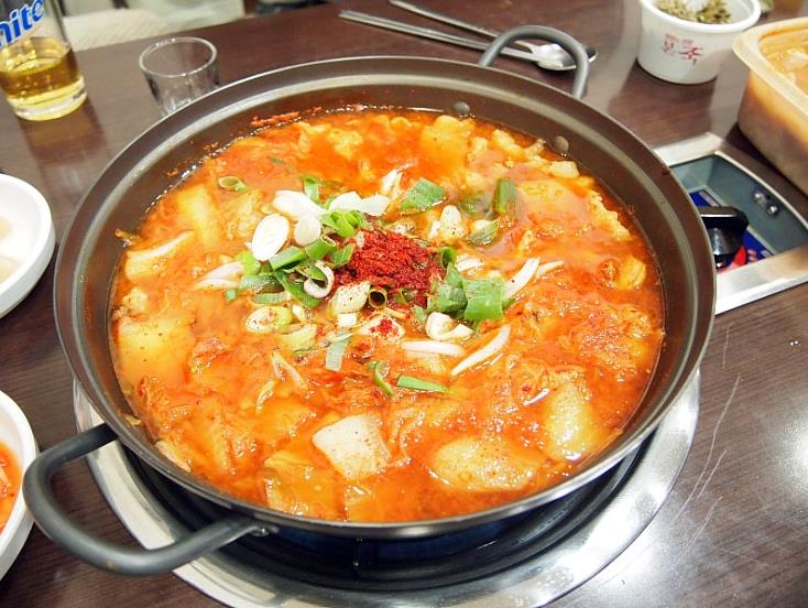 통돼지 이미지
