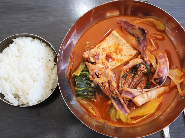 황성얼큰오징어찌개 이미지