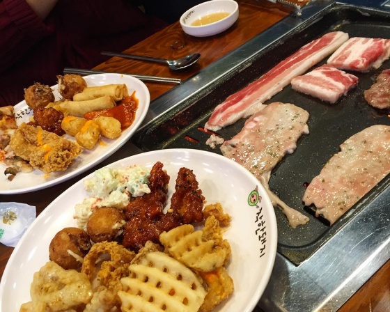 착한돼지 