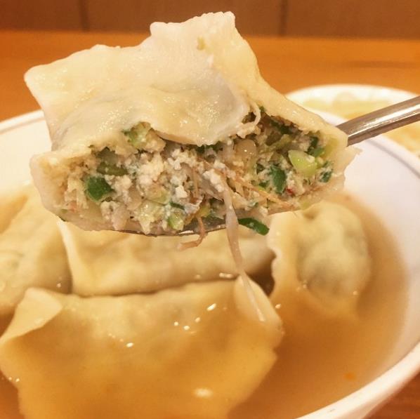 출처 : 압구정만두집 인스타 검색 결과