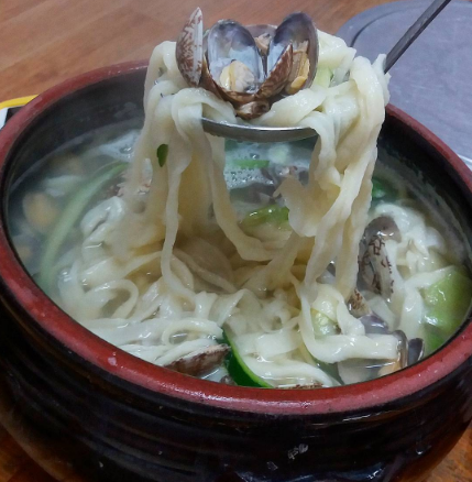 초가집손칼국수 이미지