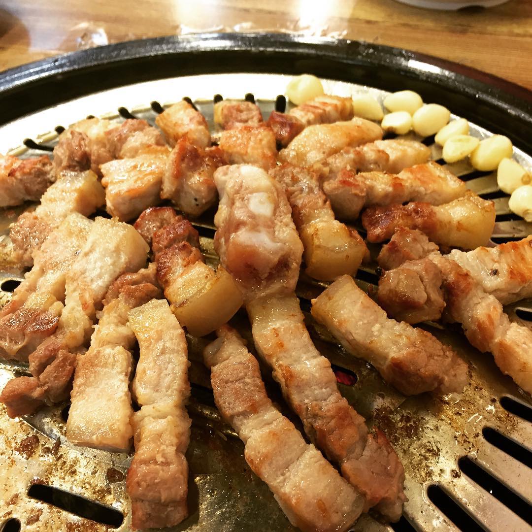 참숯꺼먹돼지 - 서울 강북, 상암동 DMC | 맛집검색 식신