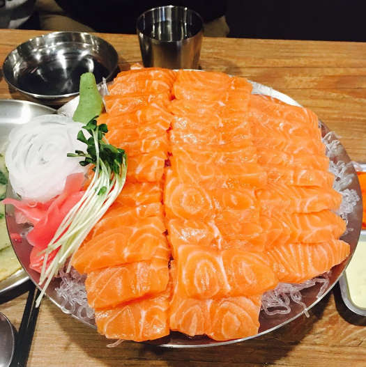 출처 : 육회한연어 인스타그램 검색 결과