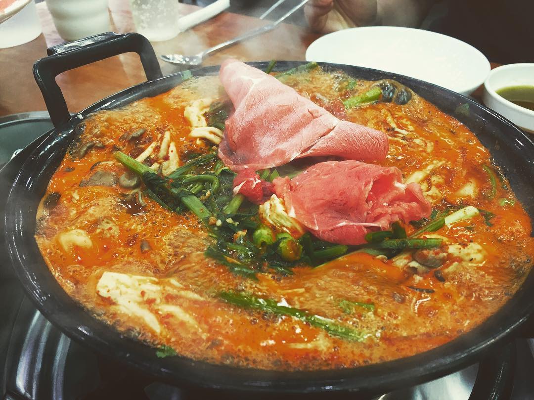 출처 : 등촌샤브칼국수 인스타그램 검색 결과