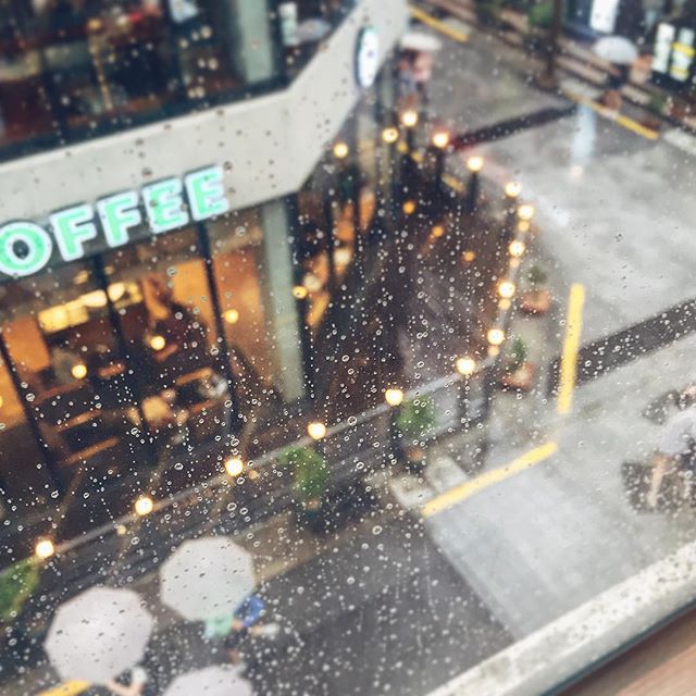 http://instagram.com/explore/tags/모던테이블