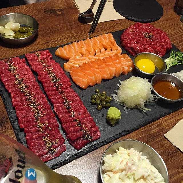 출처 : 육회먹은연어 홍대점 인스타그램 검색 결과