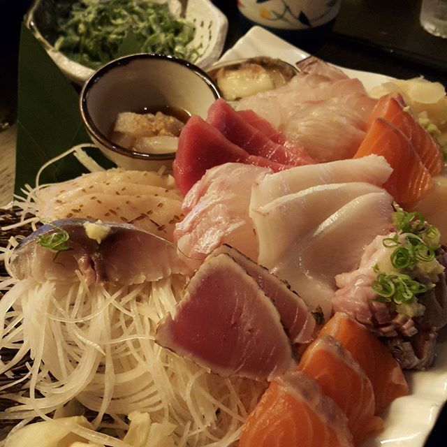 http://instagram.com/explore/tags/카에루