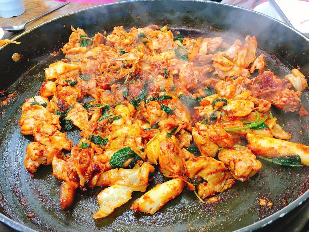 출처 : 밤나무집춘천닭갈비 인스타그램 검색 결과