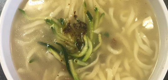훼미리손칼국수보쌈