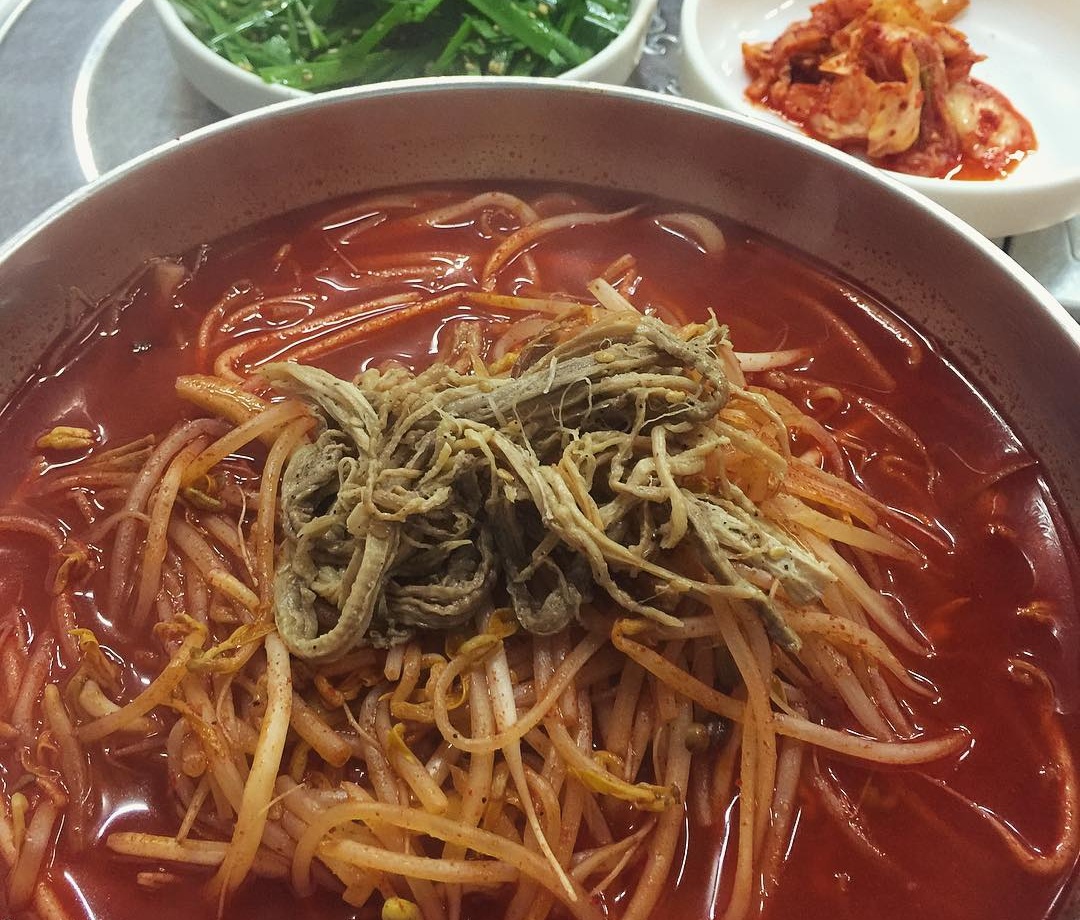 출처 : 뼉다구아지매육칼집 인스타그램 검색 결과 