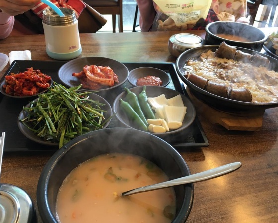 수백당돼지국밥 , 부산 사상구 모라로 86