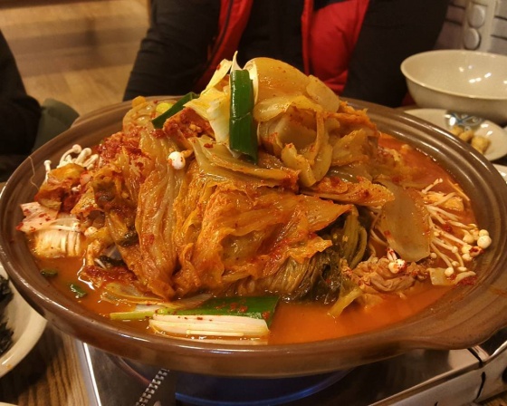궁맛 묵은지 , 대전광역시 동구 대전로472번길 27