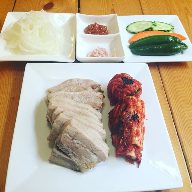   출처 :국수와보쌈 인스타그램 검색 결과