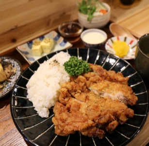 와라비키친 매장 사진, 서울특별시 동대문구 회기로25길 4 