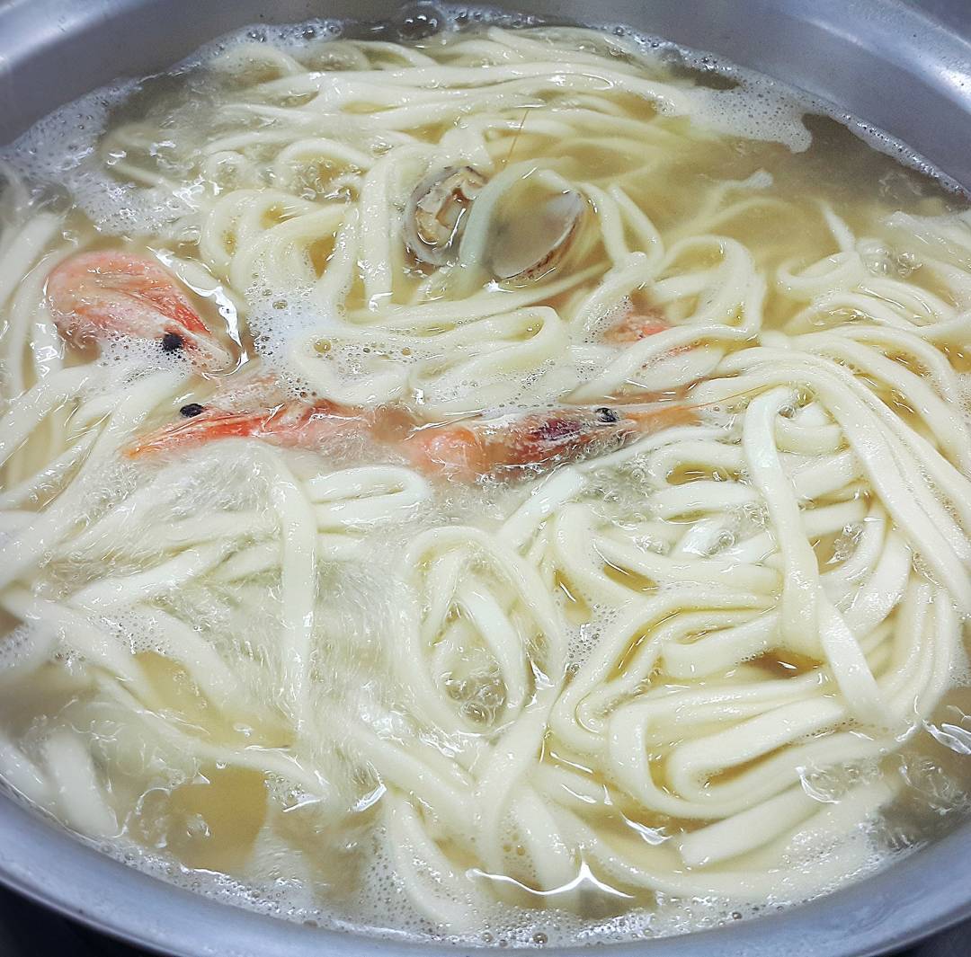  출처 : 송원칼국수 인스타그램 검색 결과