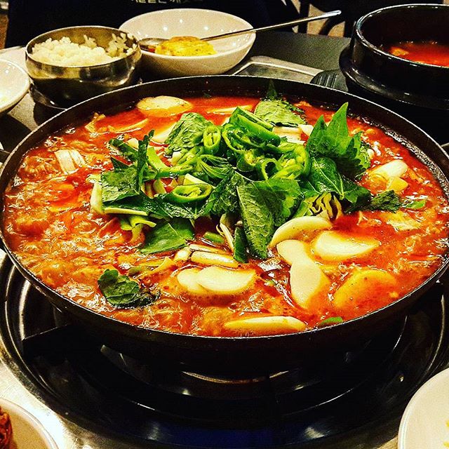 아빠네 칼국수 - 서울 강북, 신촌 이대 | 맛집검색 식신